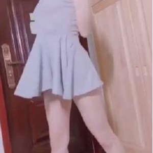 极品热舞咚小姐22v/45P/1.14GB，穿着JK/学生制服的大长腿完美身材，妖娆互动养眼！